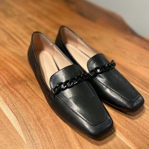 Flat Black Loafer with Chain